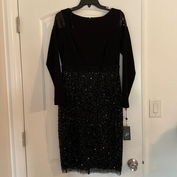 Adrianna Papell Dresses & Skirts - Stunning sequin skirt dress with sequin shoulder detailing. Zips in back